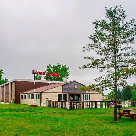 Adirondack Efficiencies Otel Watertown Dış mekan fotoğraf