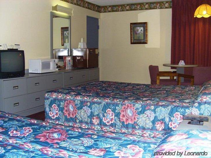 Adirondack Efficiencies Otel Watertown Oda fotoğraf