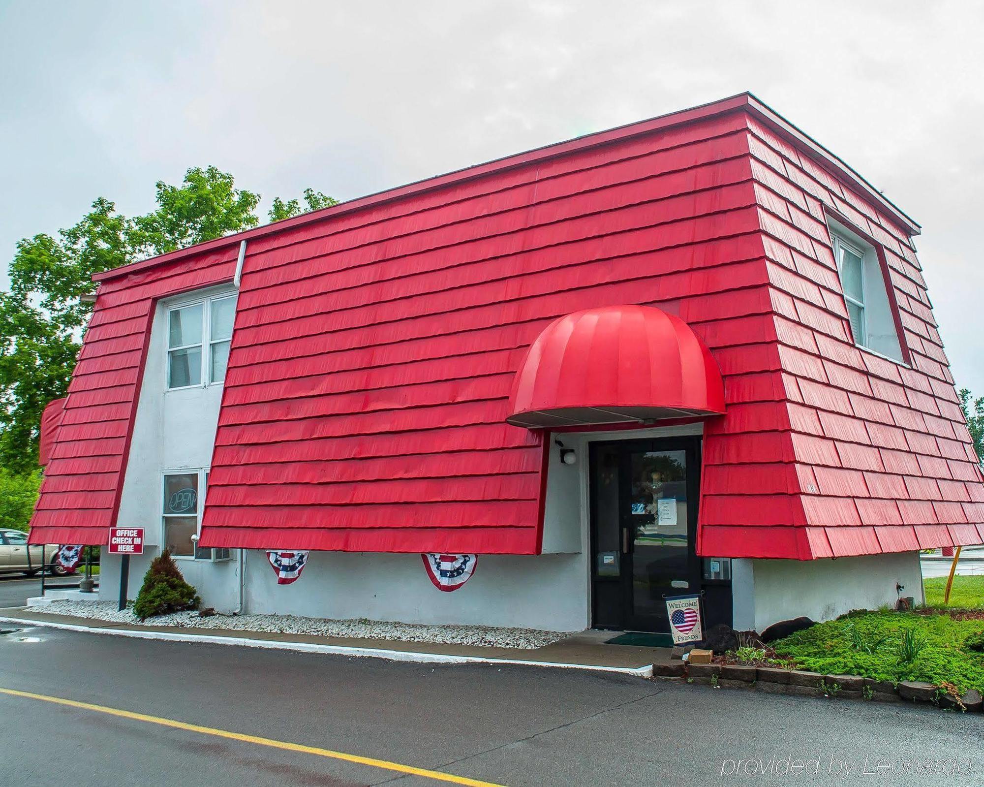 Adirondack Efficiencies Otel Watertown Dış mekan fotoğraf