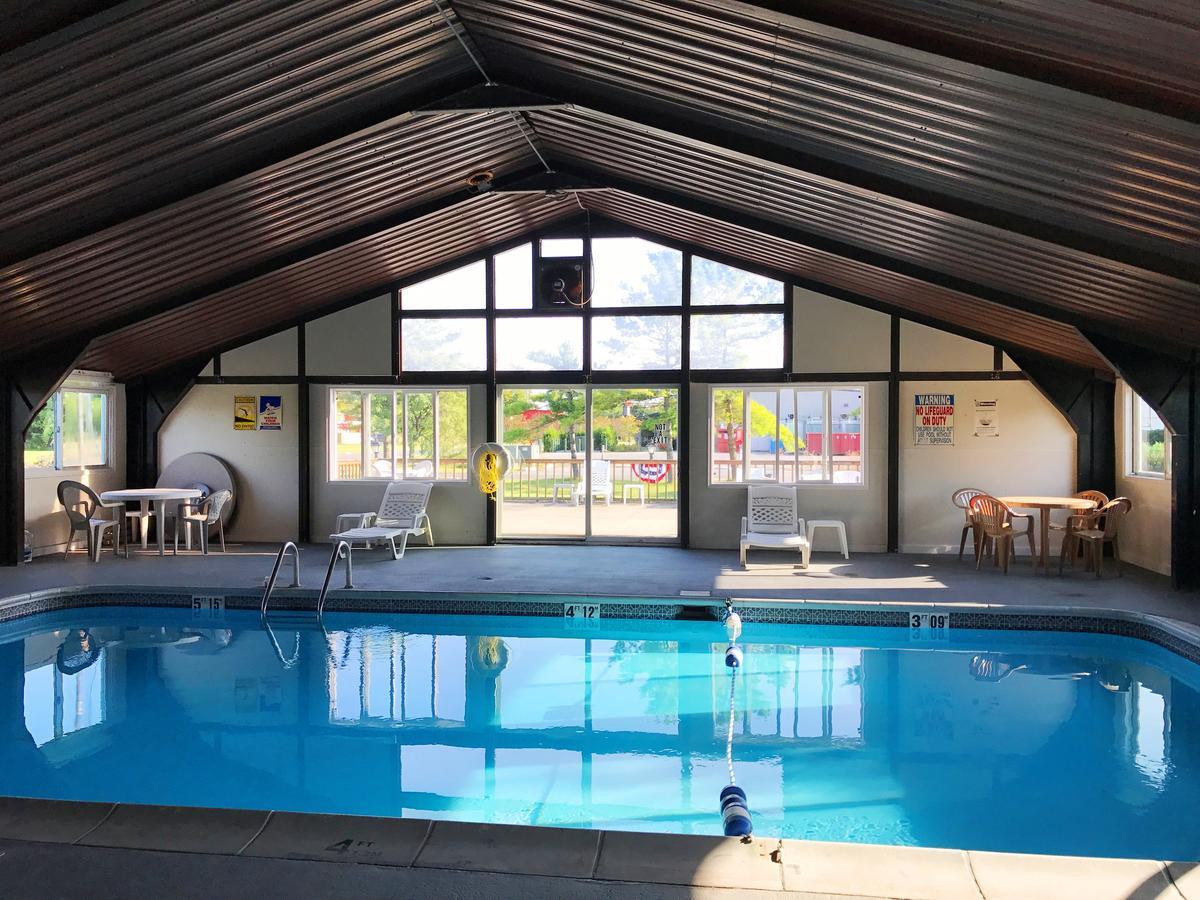 Adirondack Efficiencies Otel Watertown Dış mekan fotoğraf