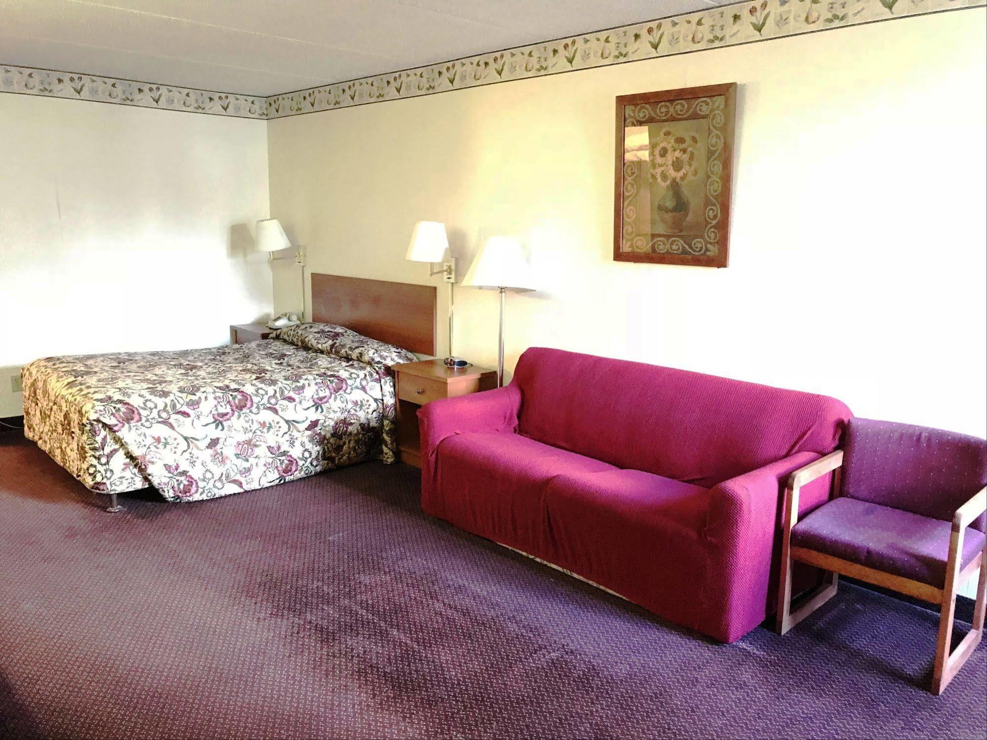 Adirondack Efficiencies Otel Watertown Dış mekan fotoğraf