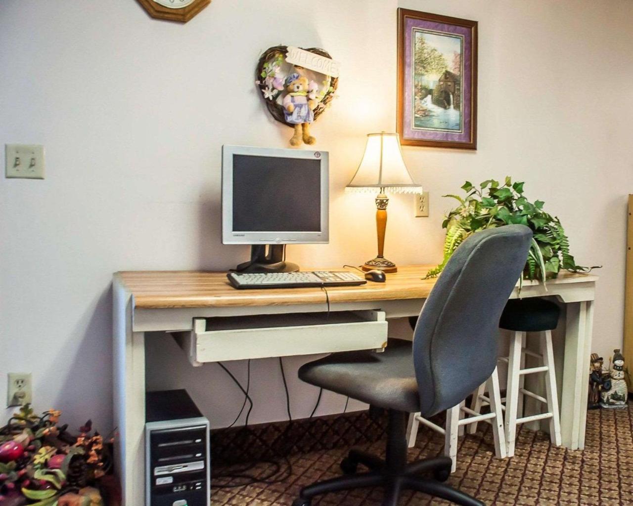 Adirondack Efficiencies Otel Watertown Dış mekan fotoğraf
