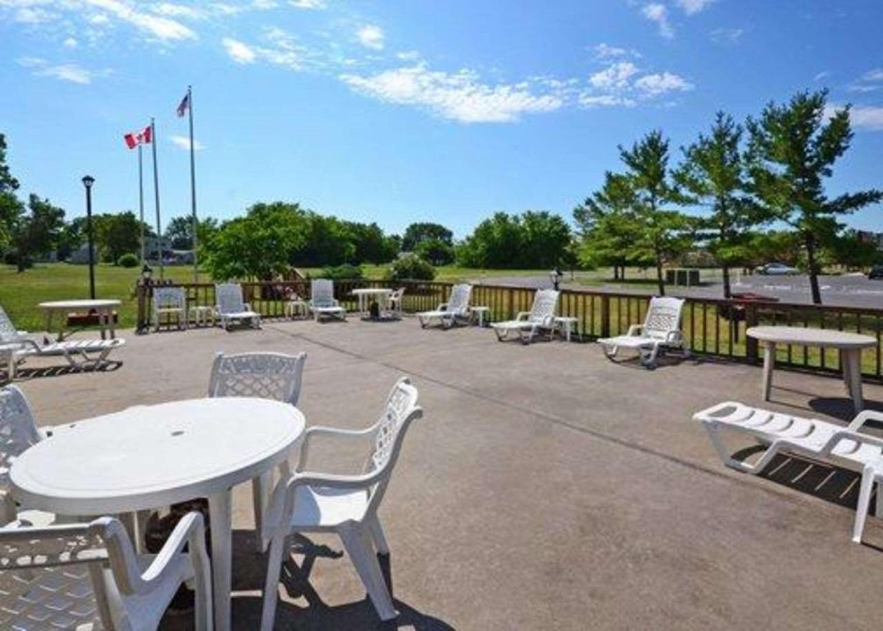 Adirondack Efficiencies Otel Watertown Dış mekan fotoğraf
