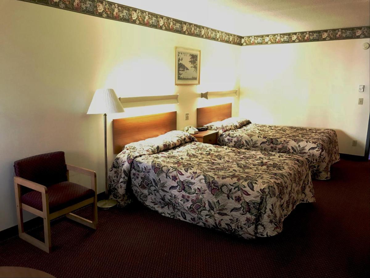 Adirondack Efficiencies Otel Watertown Dış mekan fotoğraf